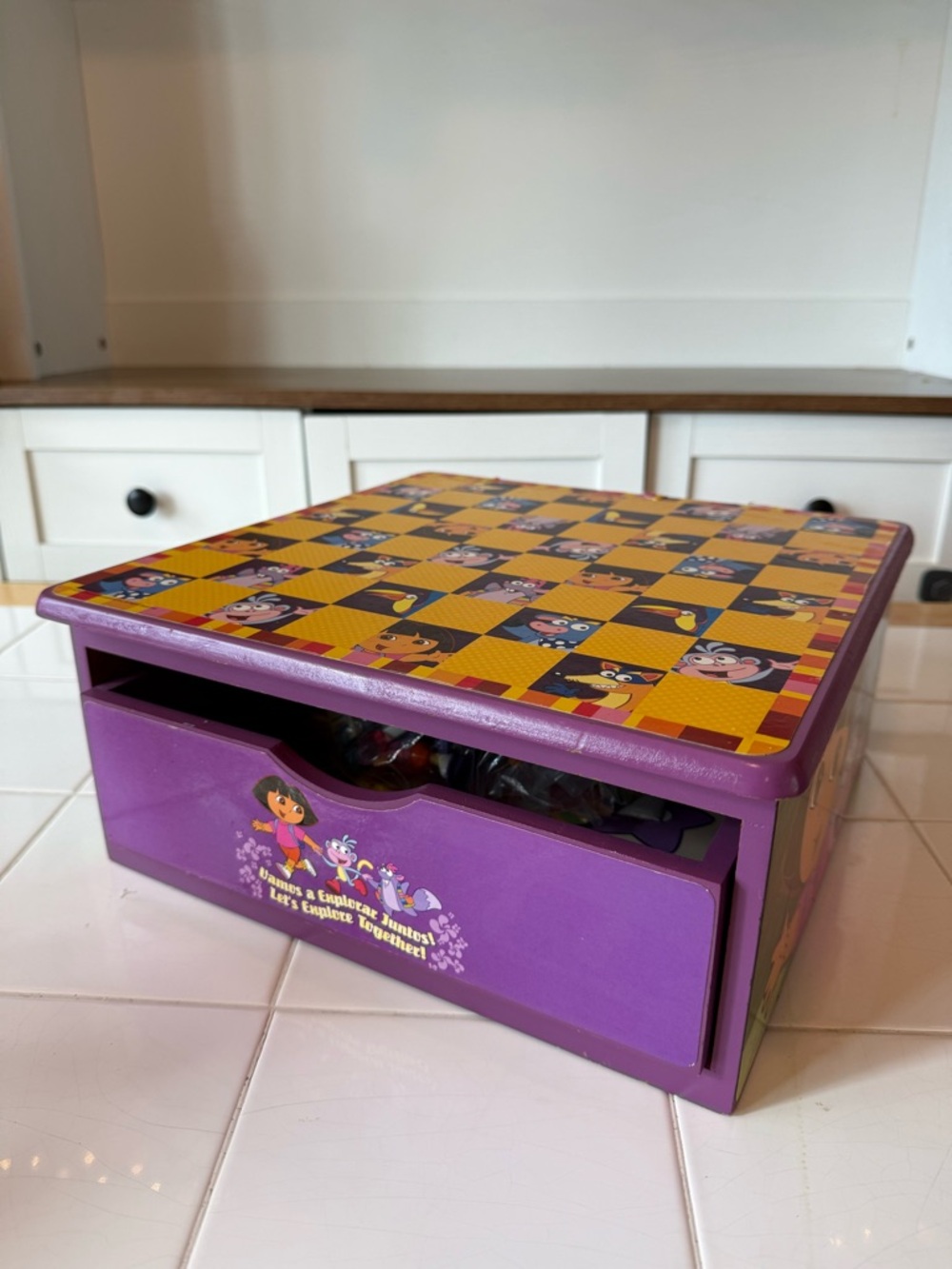 Vintage Y2K Dora the Explorer Game House- Checkers Dominos Bingo +  2006 Viacom - Picture 14 of 16